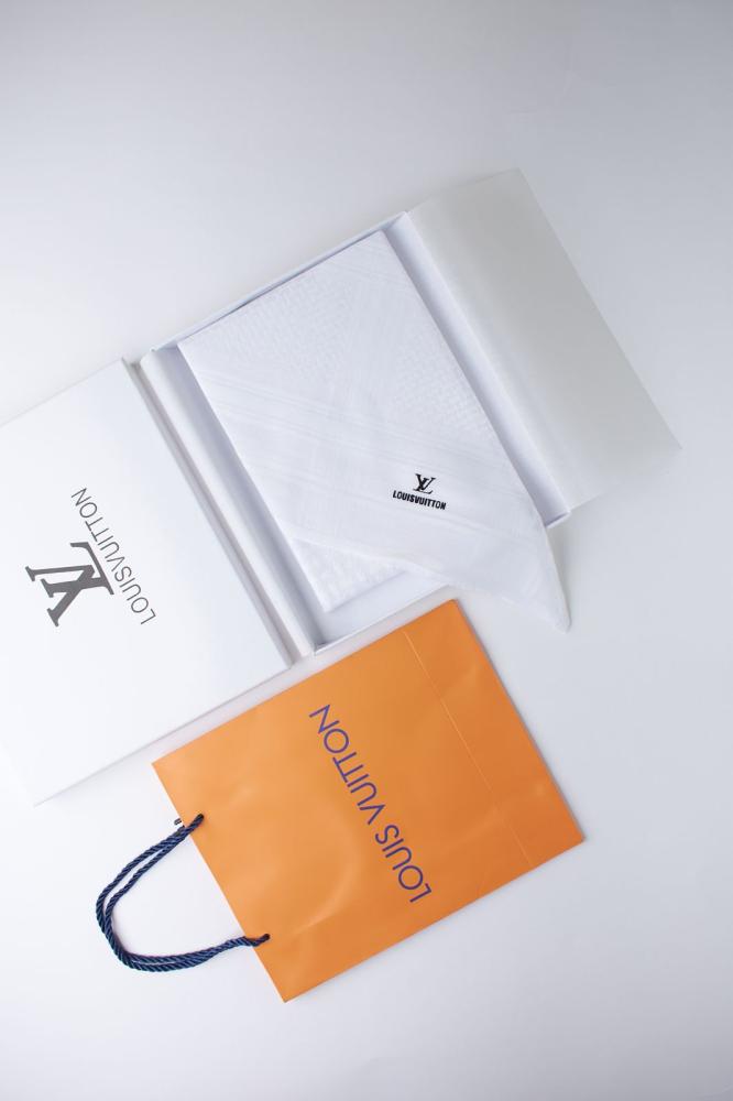شماغ Louis Vuitton الابيض - الإصدار الخاص