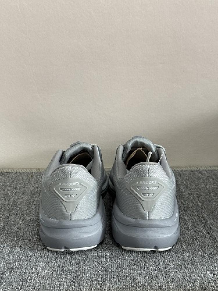 حذاء بروكس Brooks Ghost 17