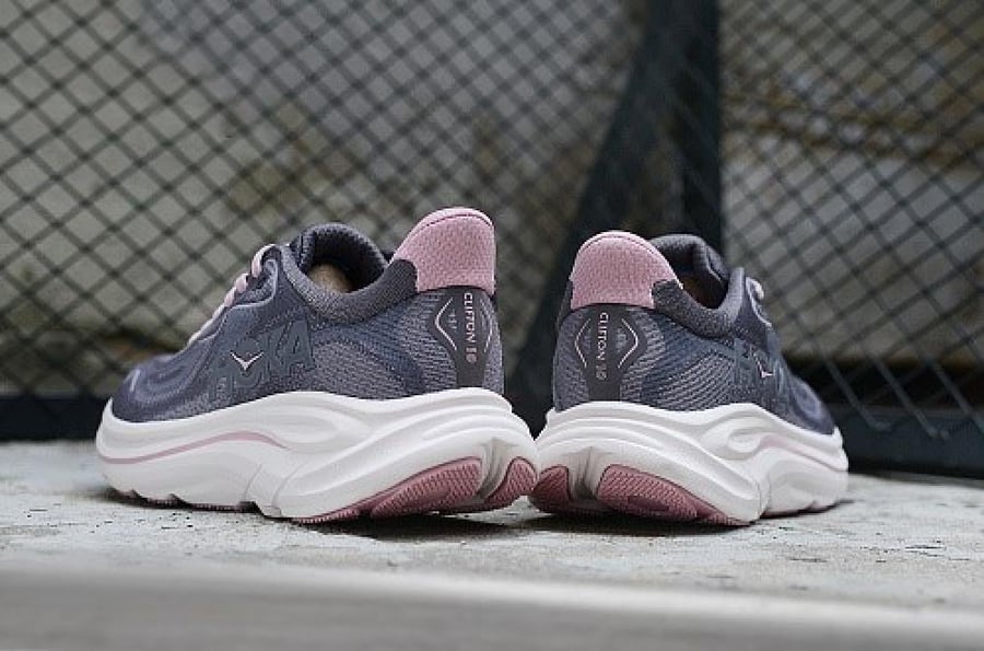 حذاء HOKA Clifton 10