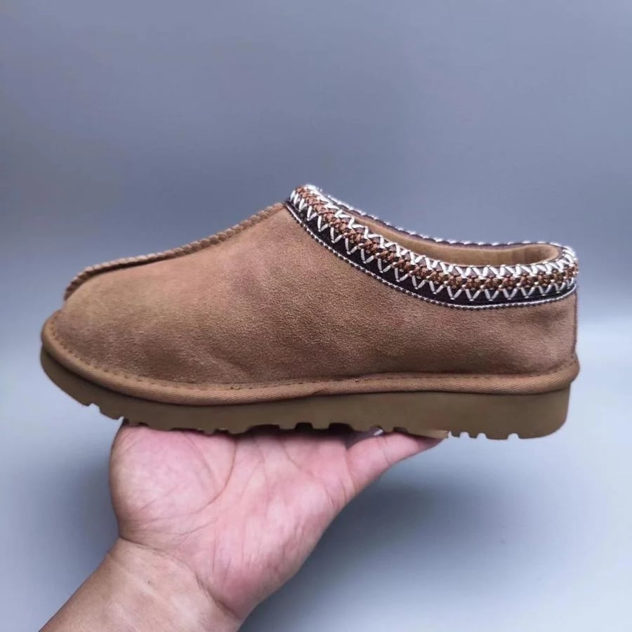 حذاء شتوي  UGG
