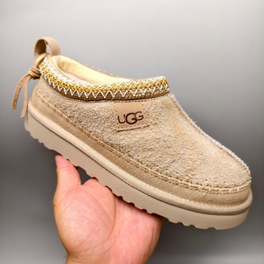 حذاء شتوي  UGG