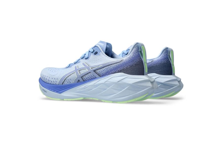 ASICS Novablast 4 shoe