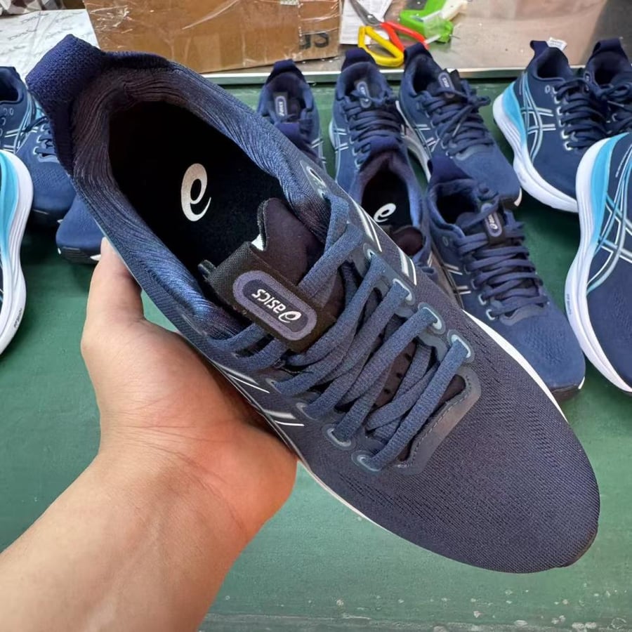 ASICS GEL-KAYANO 32