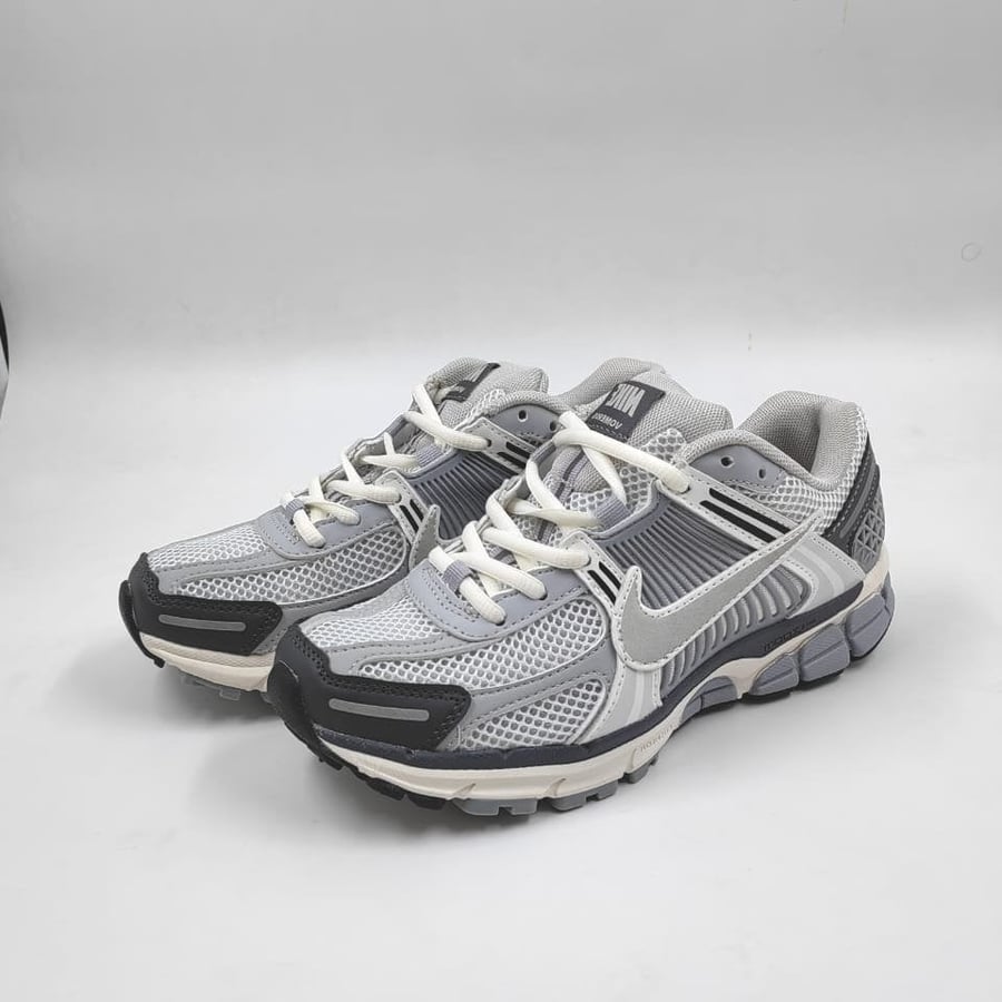 Nike Vomero 5 shoe