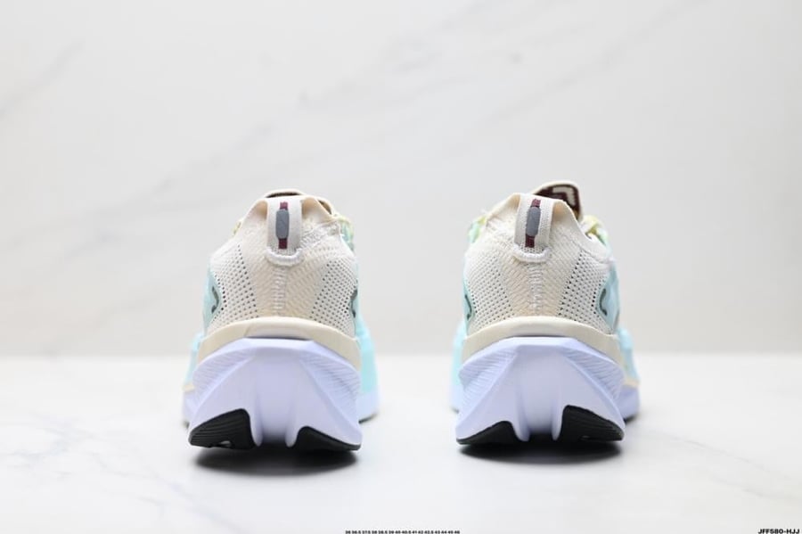 حذاء بروكس Brooks Hyperion Max 3