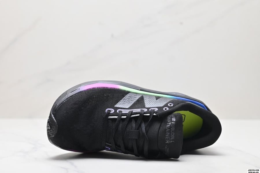 حذاء  New Balance FuelCell Rebel v5