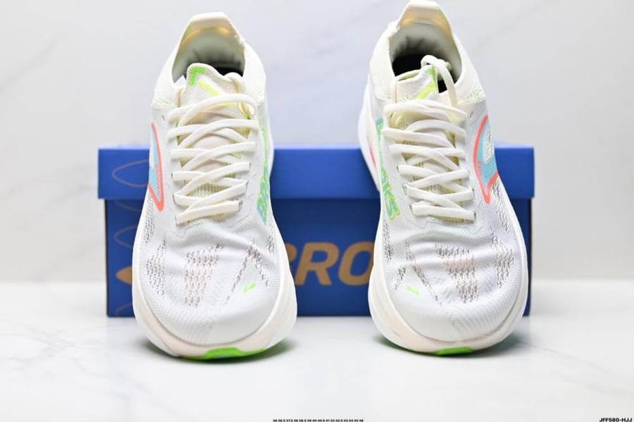 حذاء بروكس Brooks Hyperion Max 3