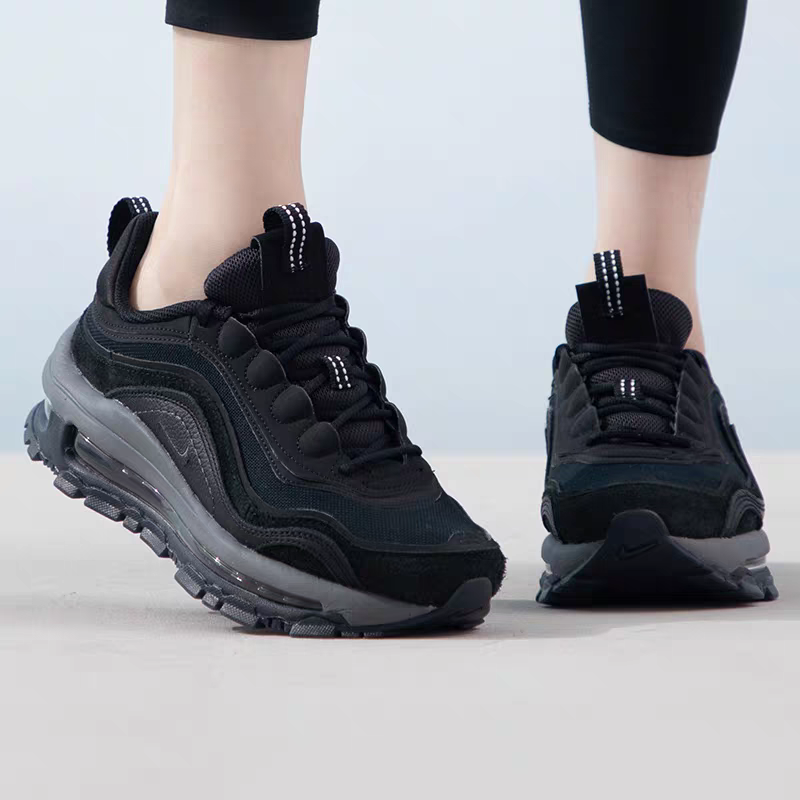 حذاء Nike Tekno