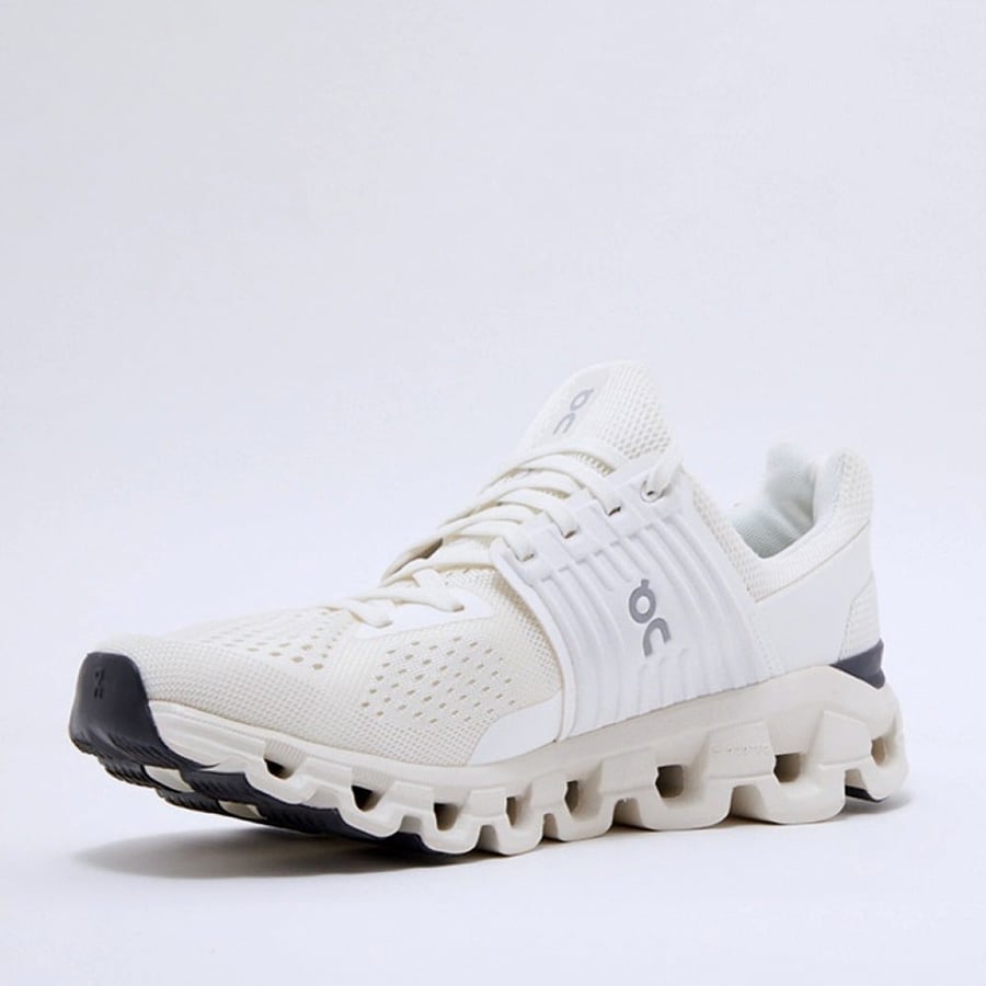 حذاء On Running cloud