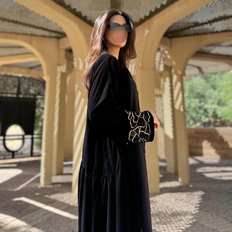 عباية كلوش مخمل مع تطريز