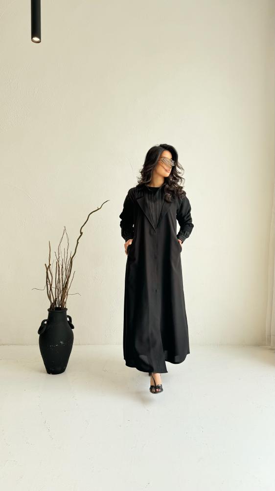 عباية بليزر أسود وأسود مخطط أبيض
