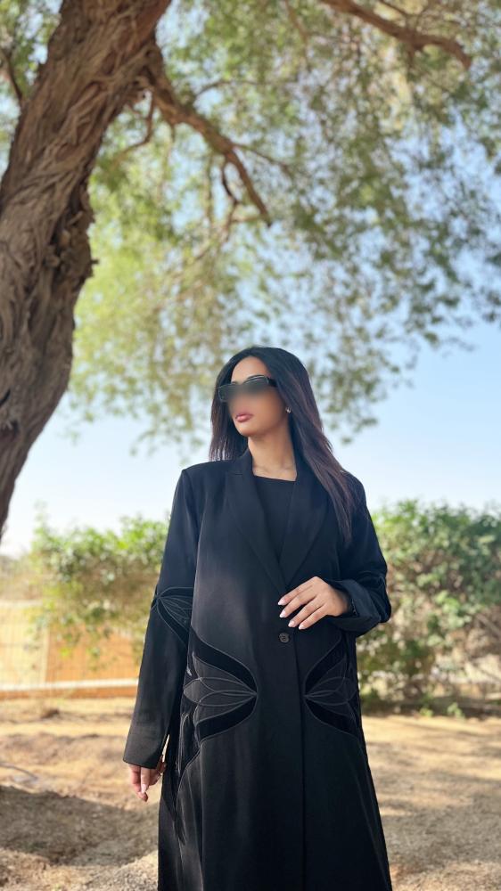 عباية كريب مخمل تطرير كلوش