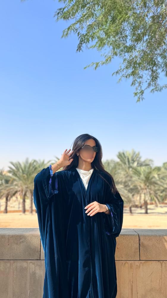 عباية بشت كم عريض مع قيطان بالكم