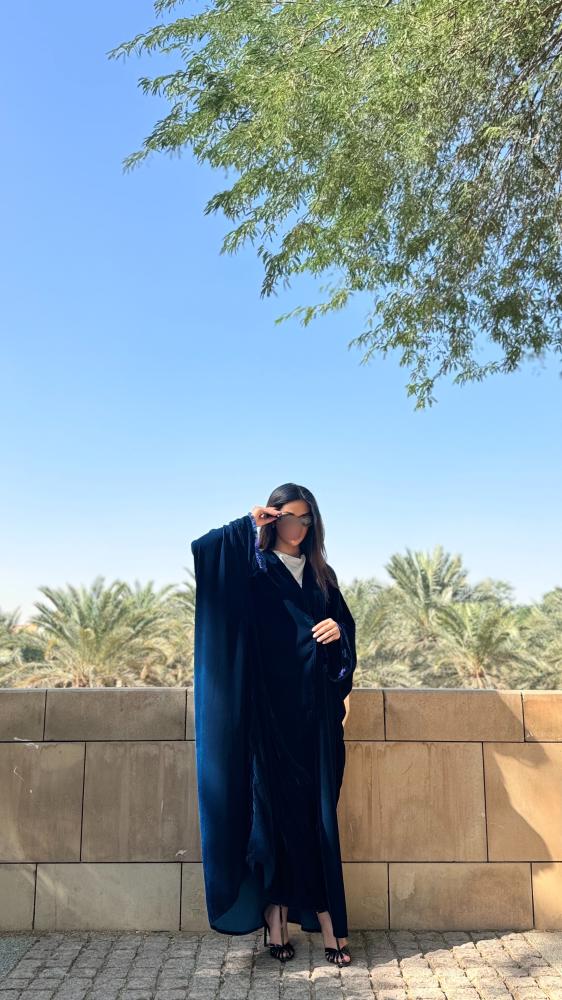 عباية بشت كم عريض مع قيطان بالكم