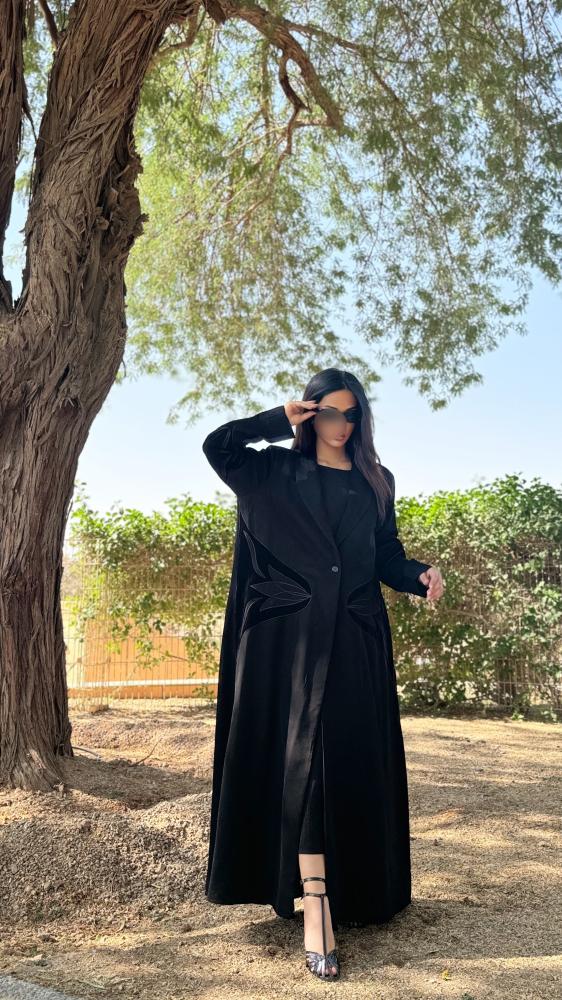 عباية كريب مخمل تطرير كلوش