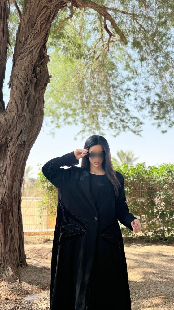 عباية كريب مخمل تطرير كلوش