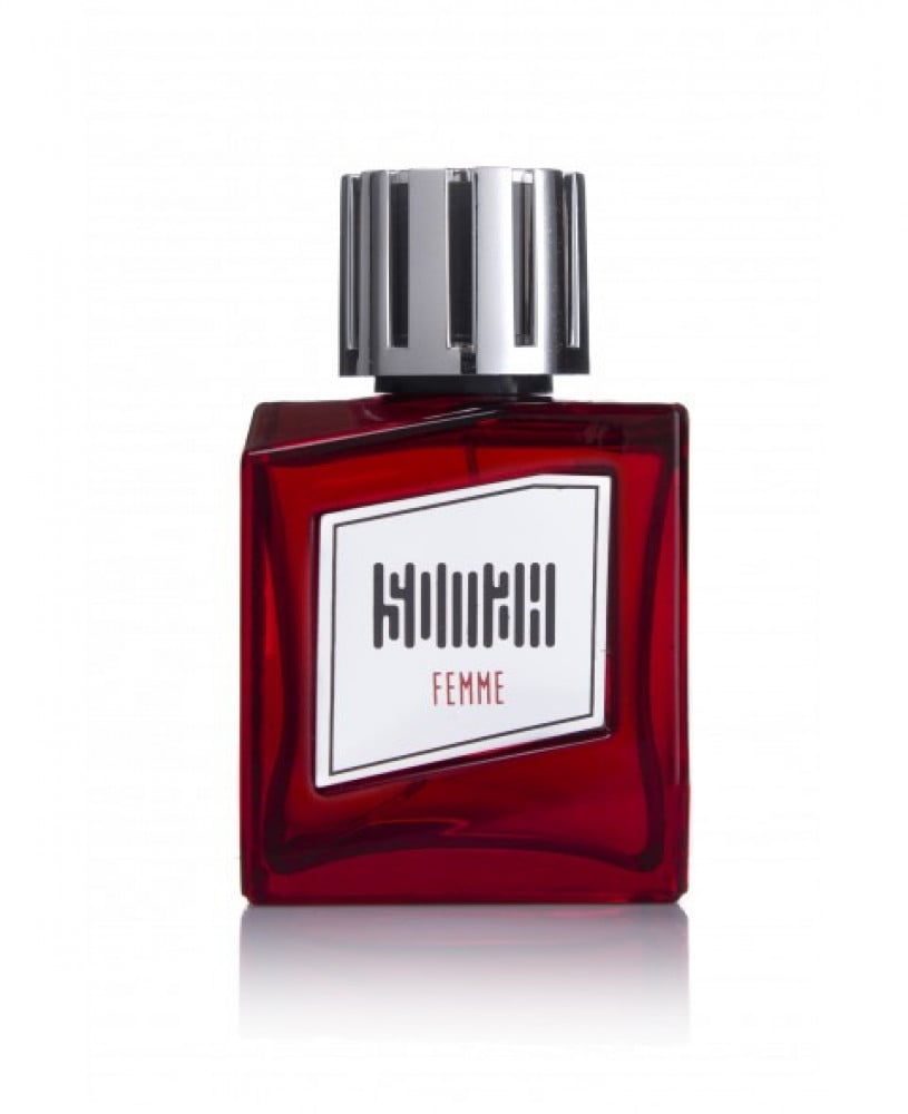عطر لونه احمر