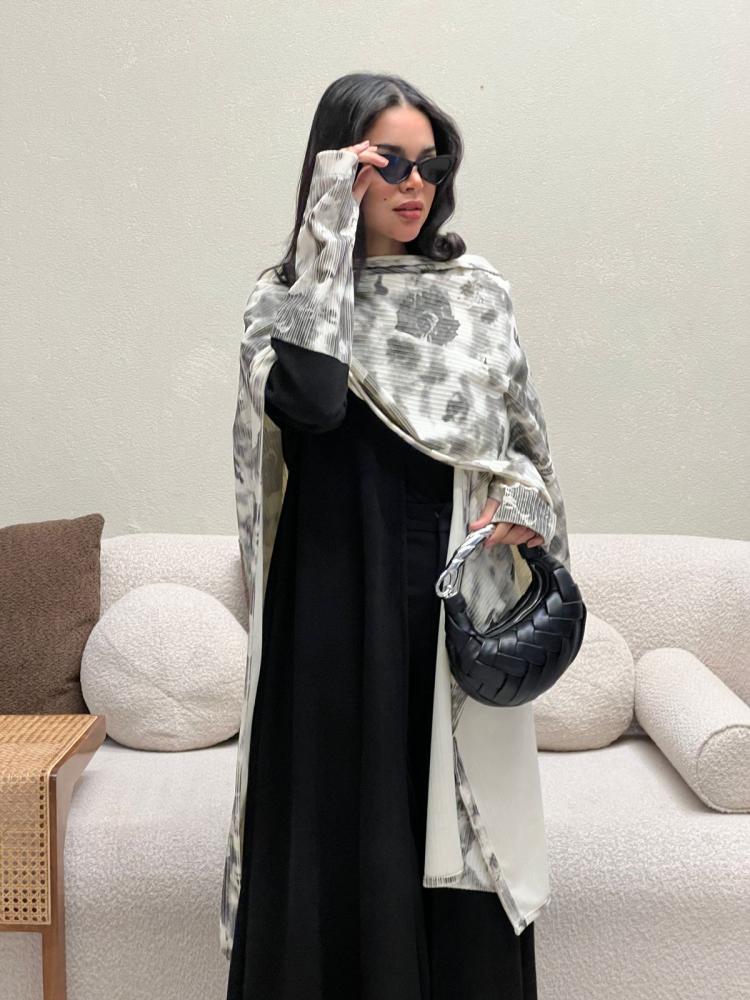 عباية ( أميره شال ابيض  ) شامواه مع شال صوف