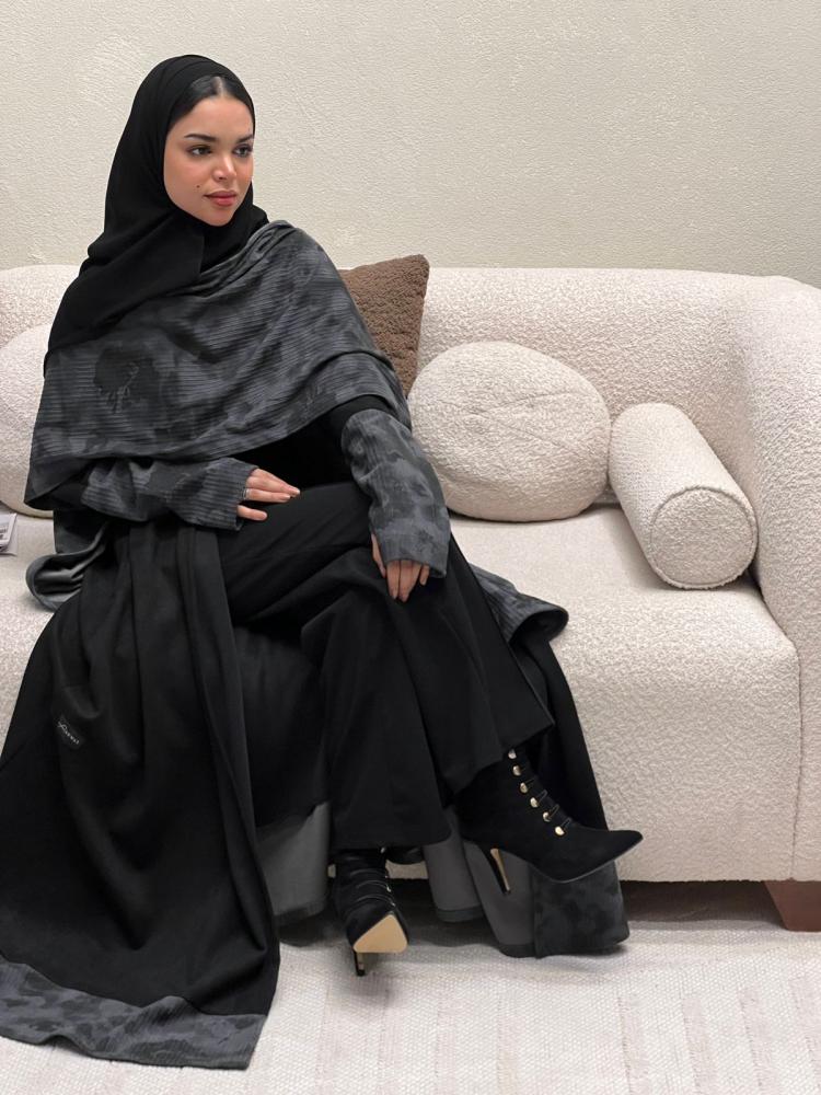 عباية ( أميره شال رمادي غامق ) شامواه مع شال صوف
