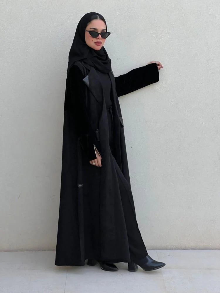عباية ( تيما ) شامواه ومخمل مع جلد و تطريز