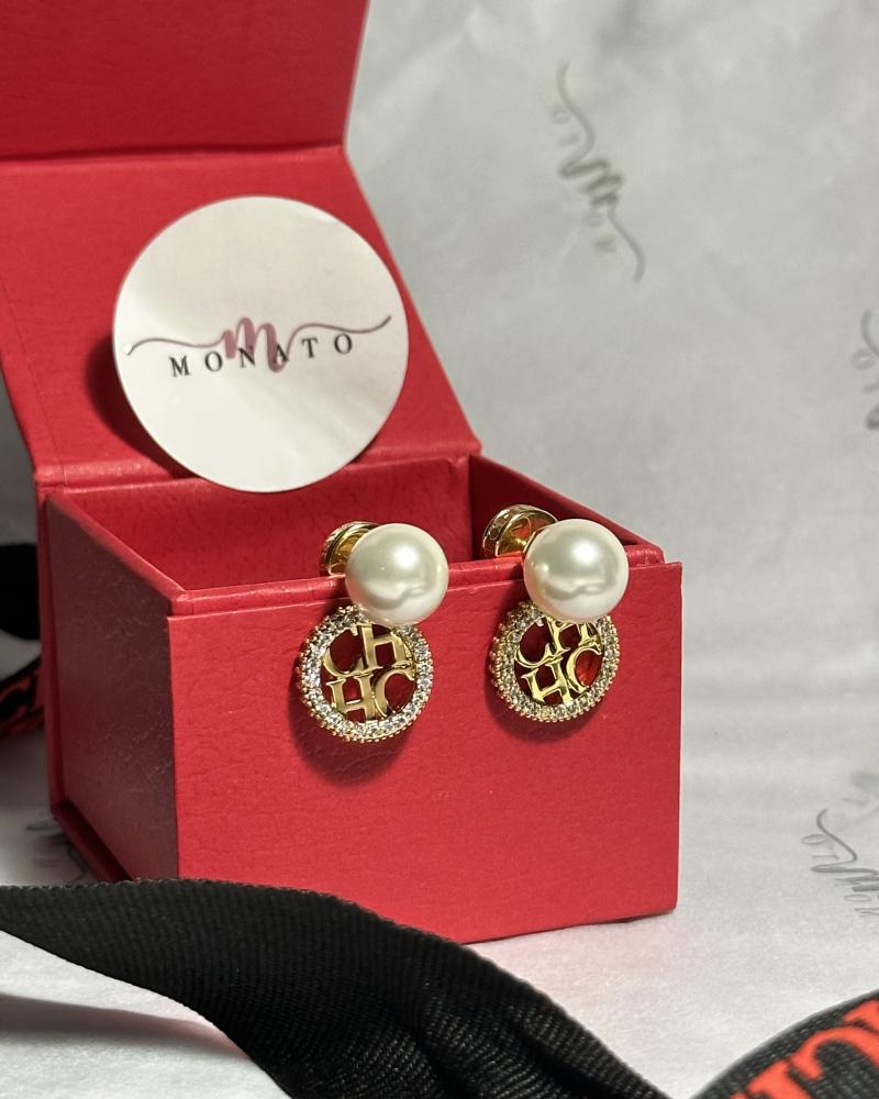 كارولينا هيريرا |  ESSENTIALS PEARL EARRINGS