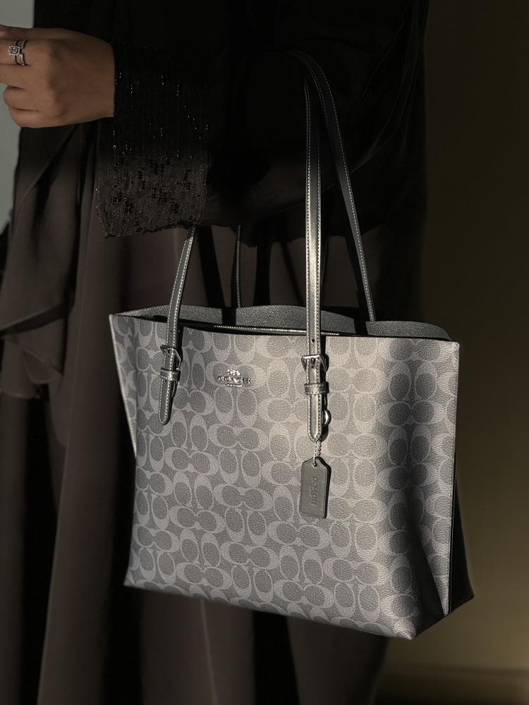 كوتش |Mollie Tote In Signature Canvas