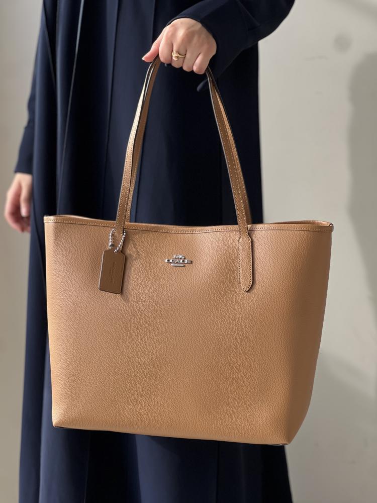 كوتش | City Tote Bag
