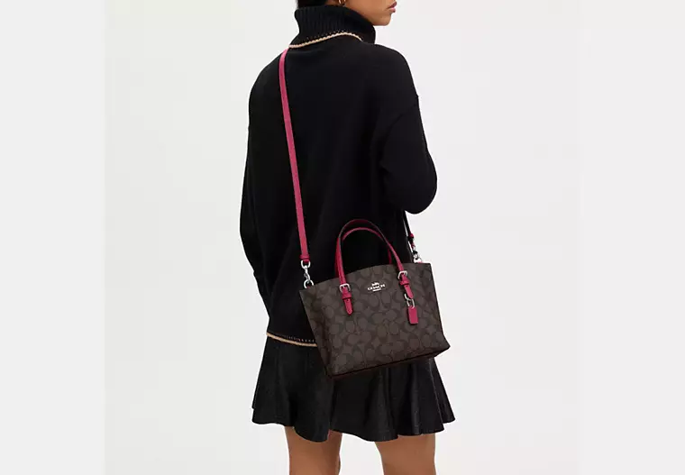 كوتش | Mollie Tote 25 In Signature Canvas