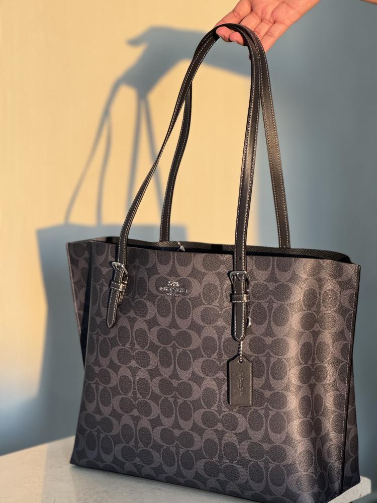 كوتش |Mollie Tote In Signature Canvas