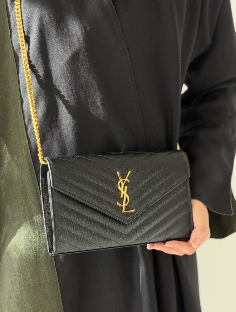 pochette con catena cassandre classica in pelle grain de poudre BLACK