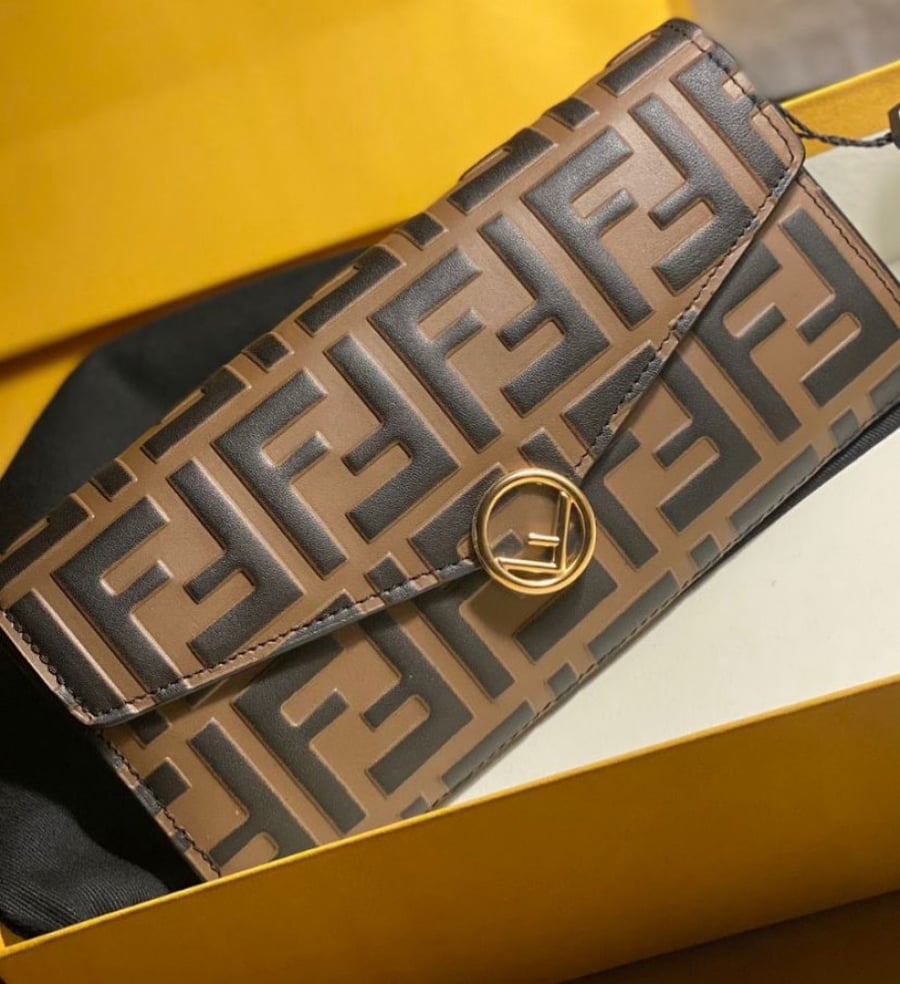 فندي | Continental With Chain