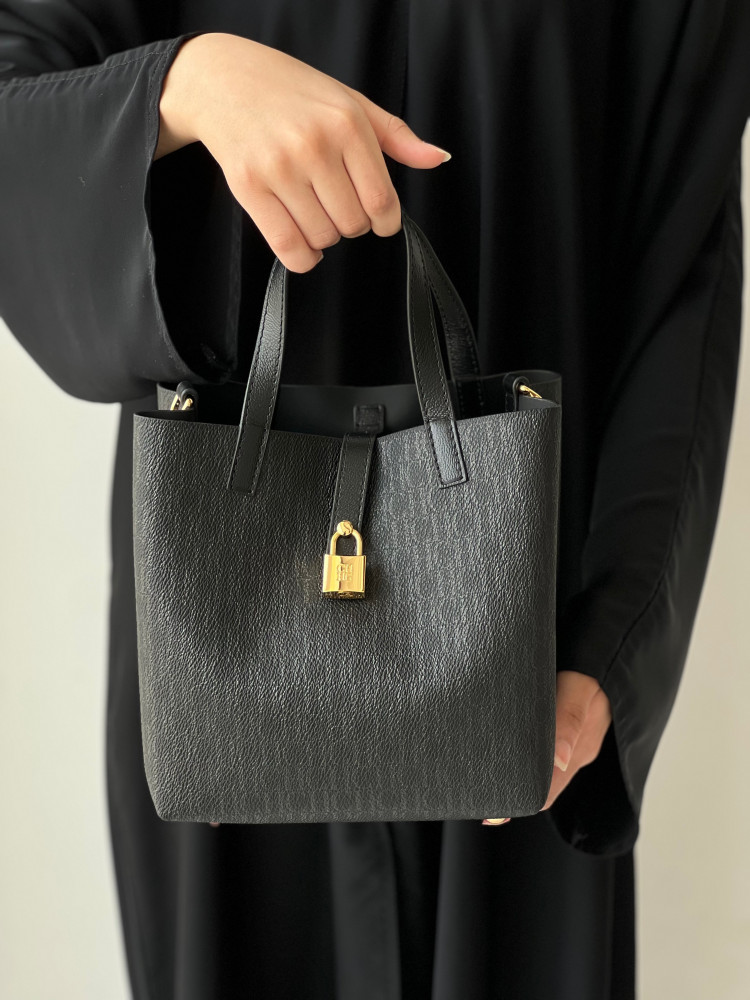 كارولينا هيريرا | MATRYOSHKA LOCKED XS