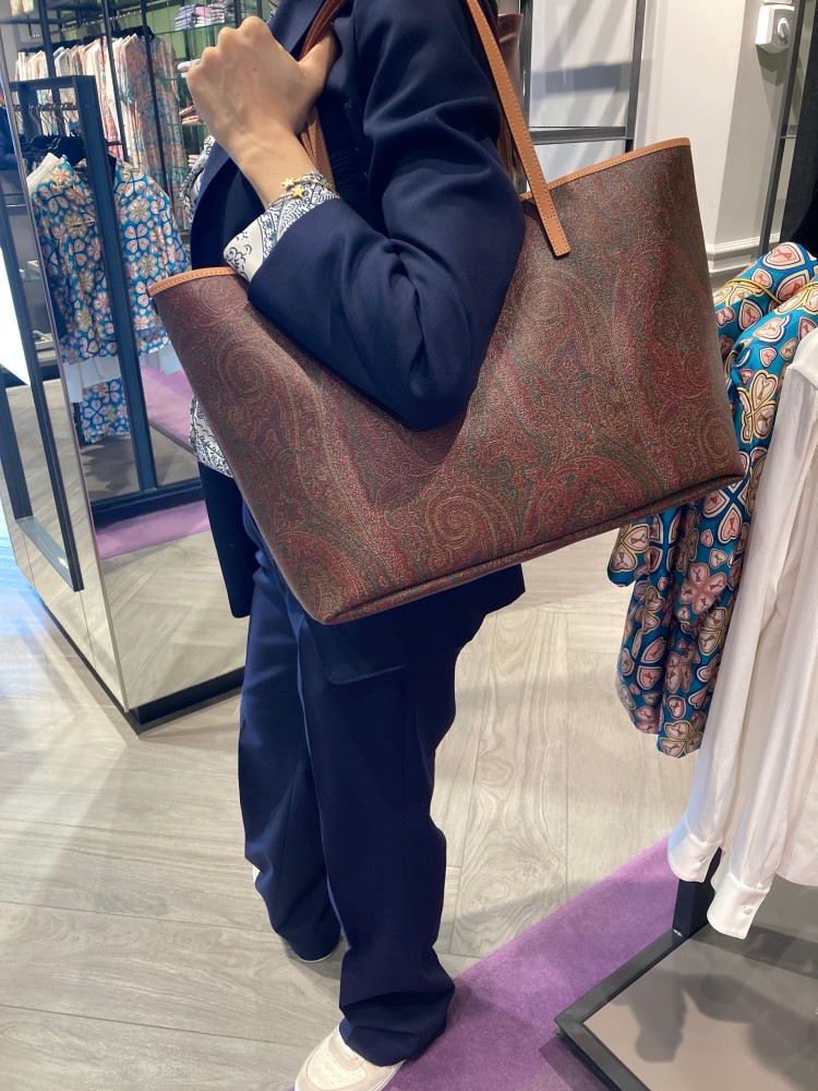 شنطة etro