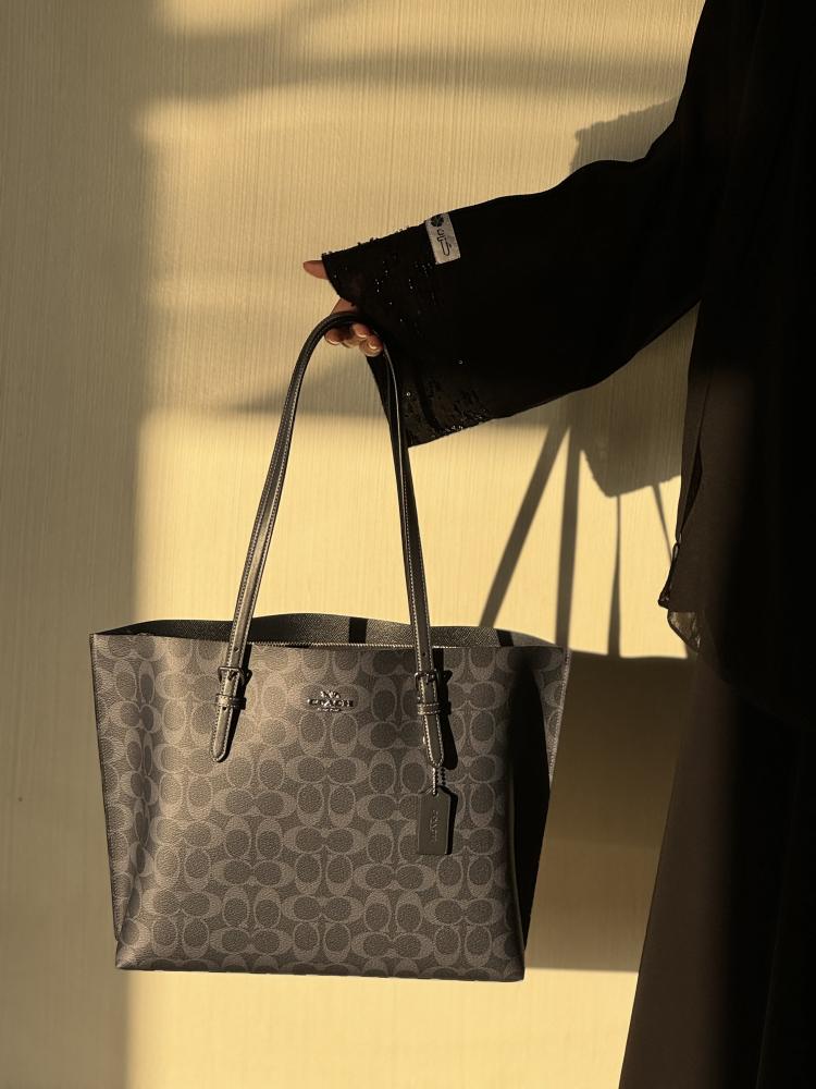 كوتش |Mollie Tote In Signature Canvas