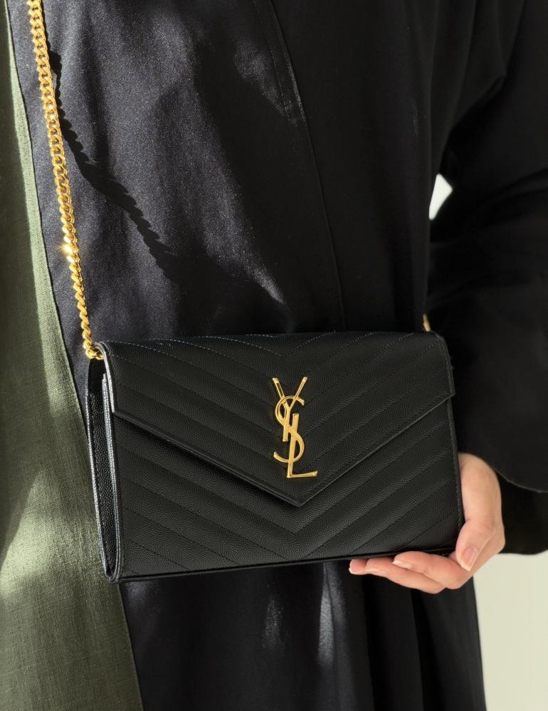 pochette con catena cassandre classica in pelle grain de poudre BLACK