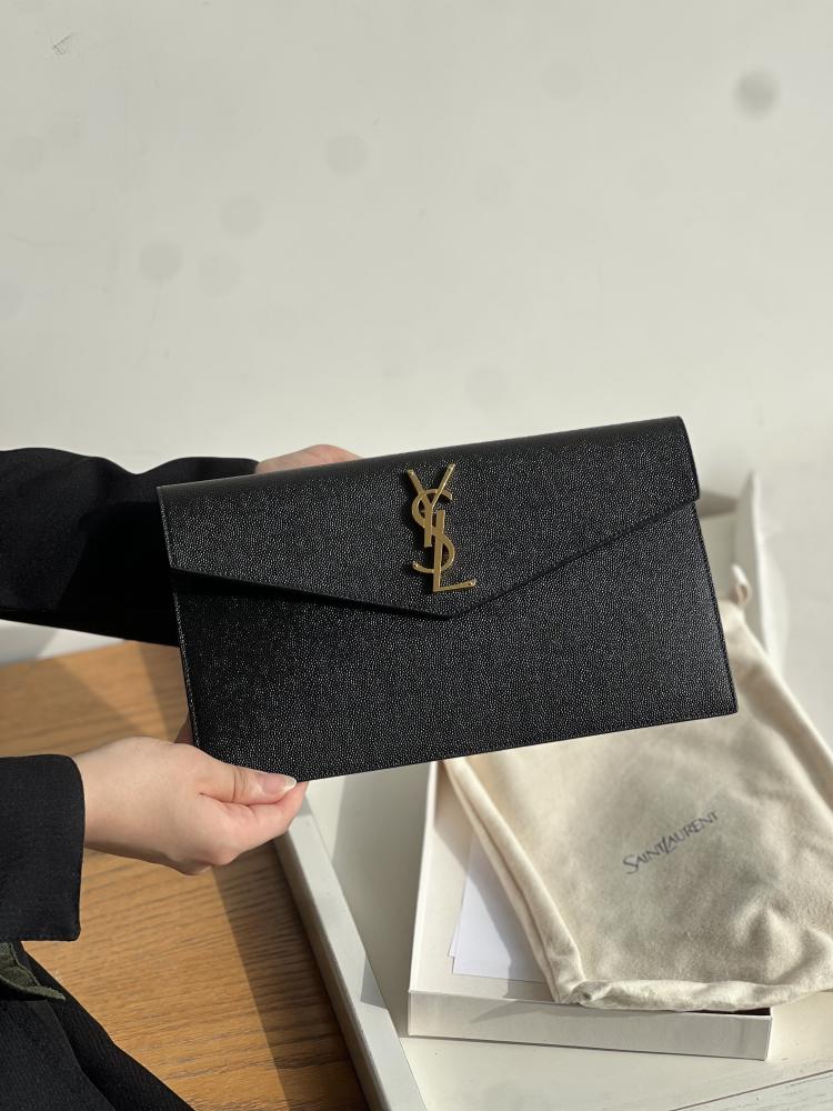 سان لوران باوتش | UPTOWN POUCH IN GRAIN DE POUDRE EMBOSSED LEATHER