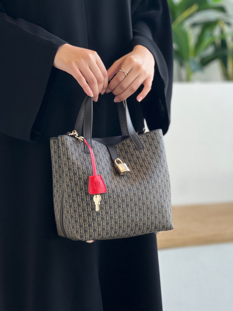 كارولينا هيريرا |  MATRYOSHKA LOCKED XS