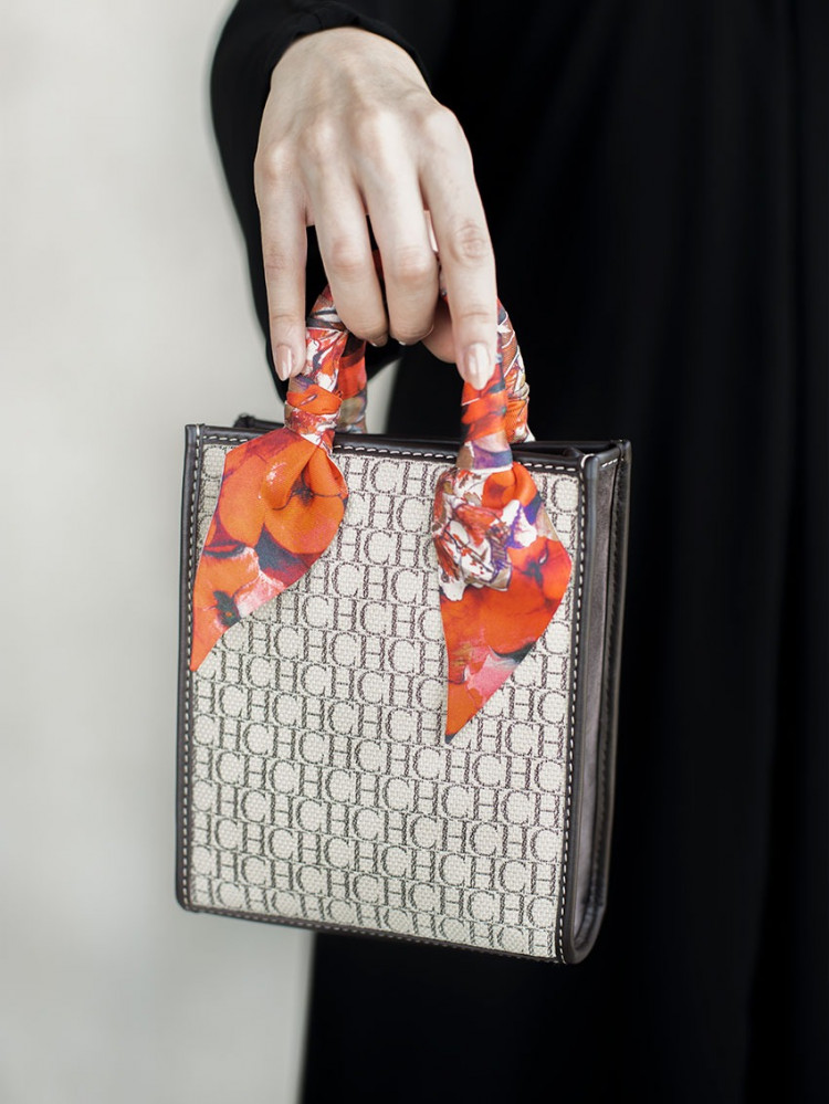 كارولينا هيريرا | MINI SHOPPING CHIC | SMALL CROSS BODY BAG