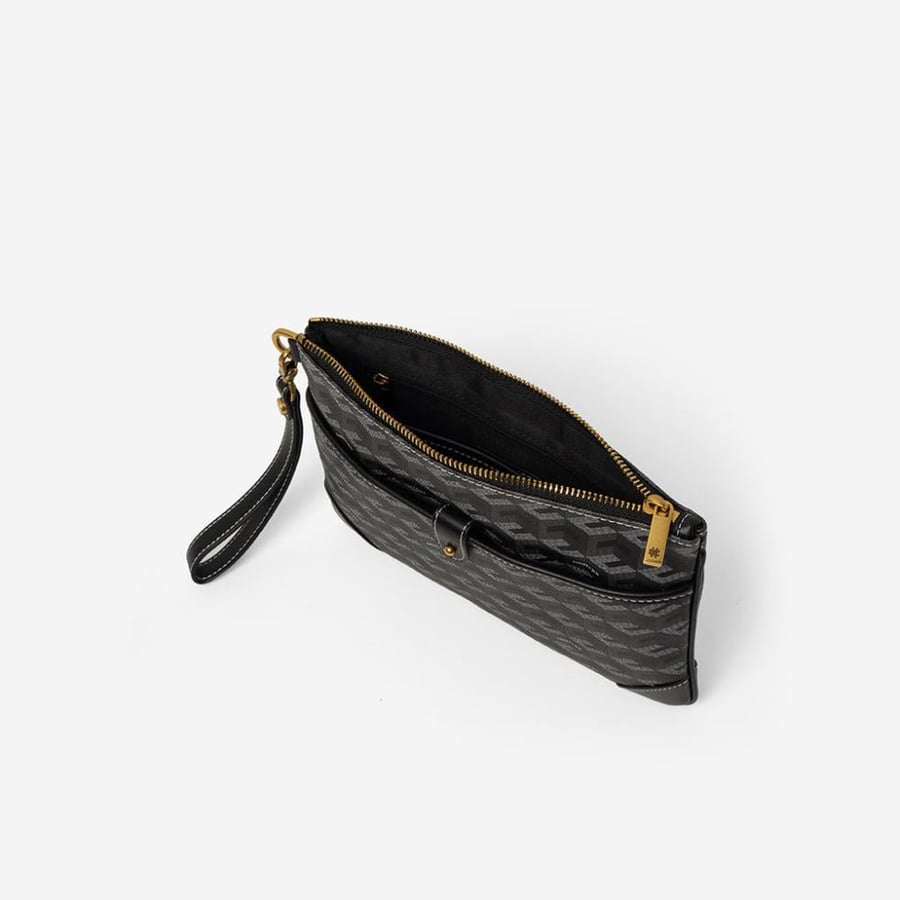 LEANDRO POUCH