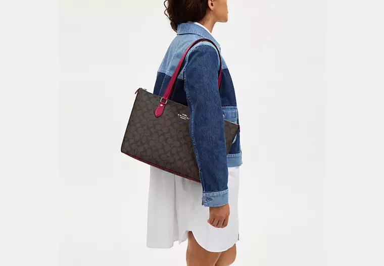كوتش | Gallery Tote In Signature Canvas