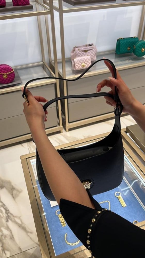 فيرزاتشي | BORSA HOBO PICCOLA LA MEDUSA