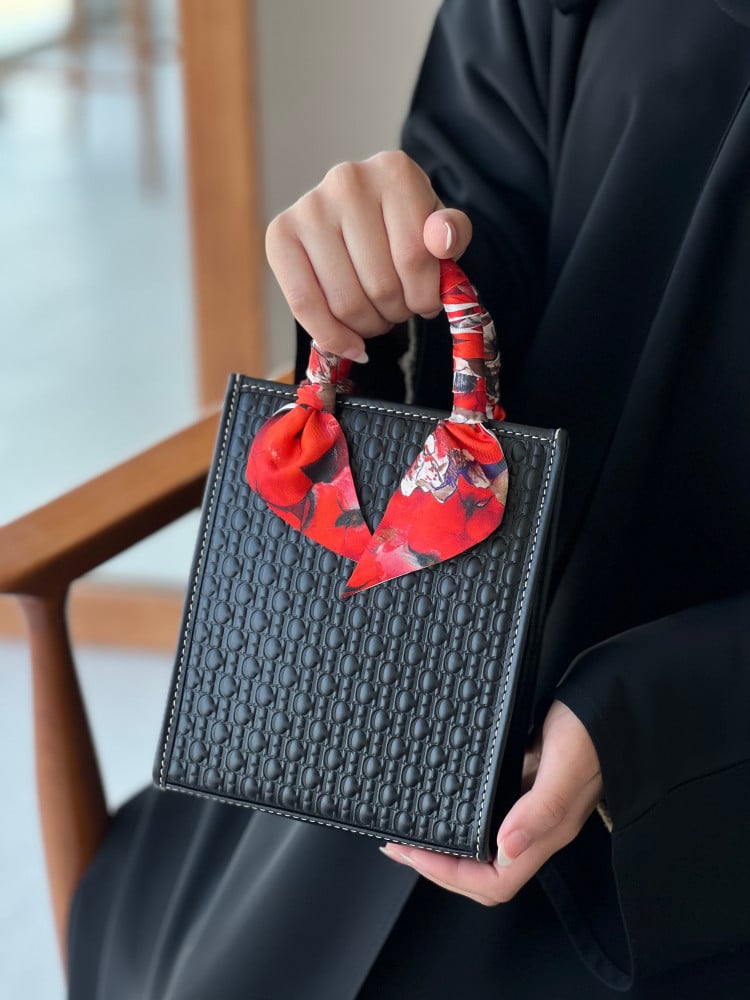 كارولينا هيريرا | MINI SHOPPING CHIC | SMALL CROSS BODY BAG