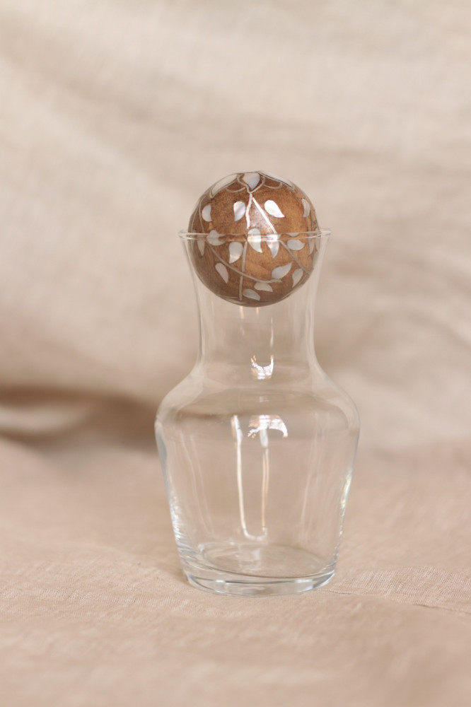 Carrafe glass with sadaf ball