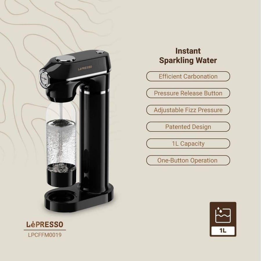 مياه غازية فورية من LePresso، مقياس ضغط، سعة 1 لتر، كربنة فعالة، زر تخفيف الضغط، صمامات أمان لتخفيف الضغط، ضبط ضغط الفوار، تشغيل بزر واحد - أسود