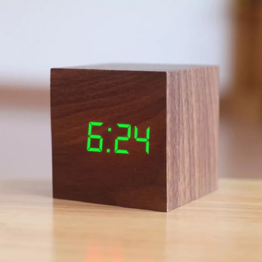 Digital watch with wind speed measurement