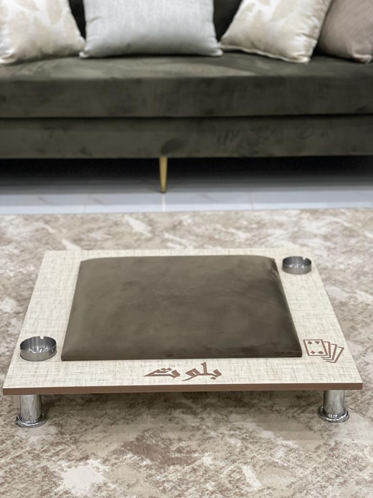 طاولة بلوت ارضية