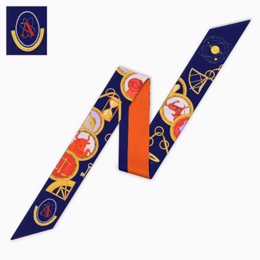 Scarf of the letters
