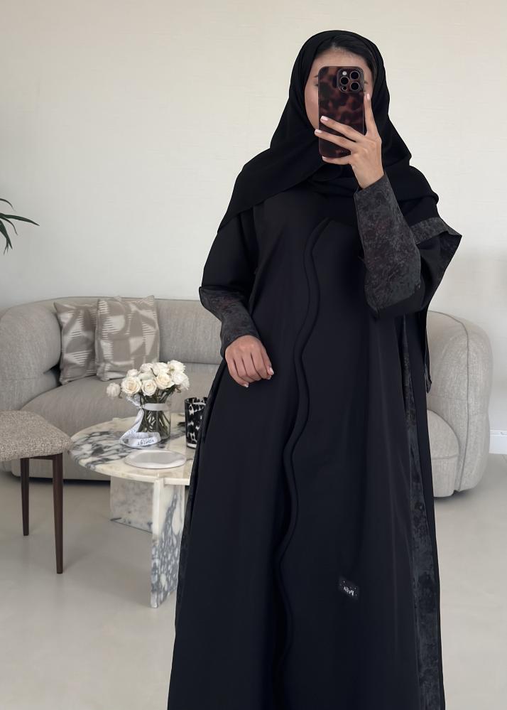 عبايه بتدخيلات جاكار