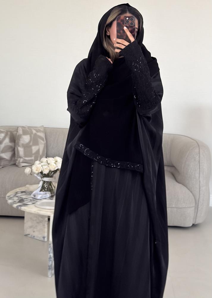 عبايه مقلم زري