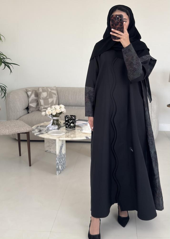 عبايه بتدخيلات جاكار